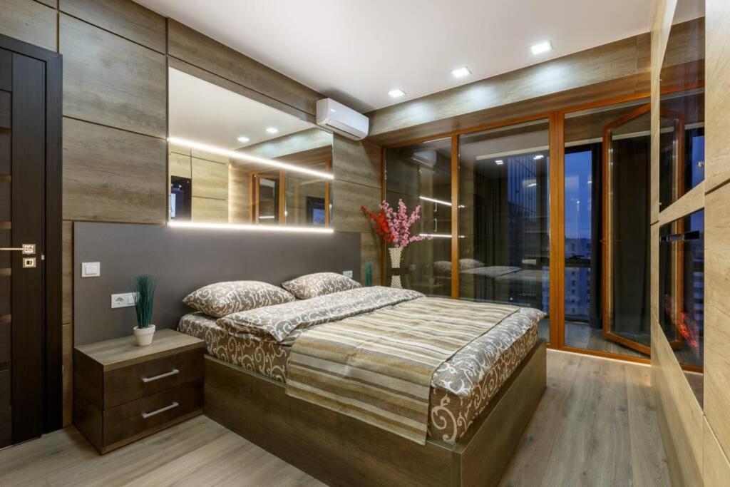City Center. Panoramic Windows. Fireplace. Chişinǎu Buitenkant foto